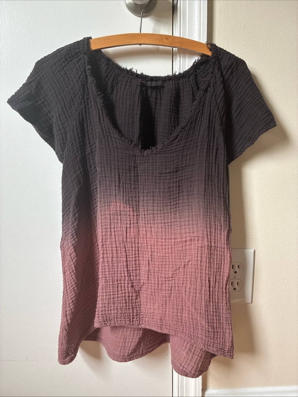 Sam & Lavi ombre cotton gauze V-neck top size S
